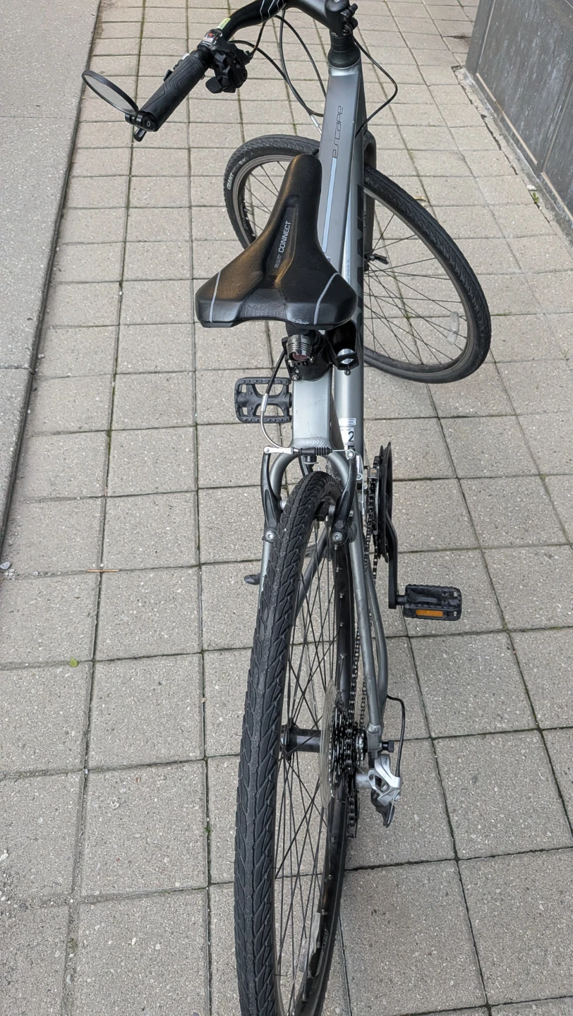 Giant Escape Hybrid Bicycle - photo 3