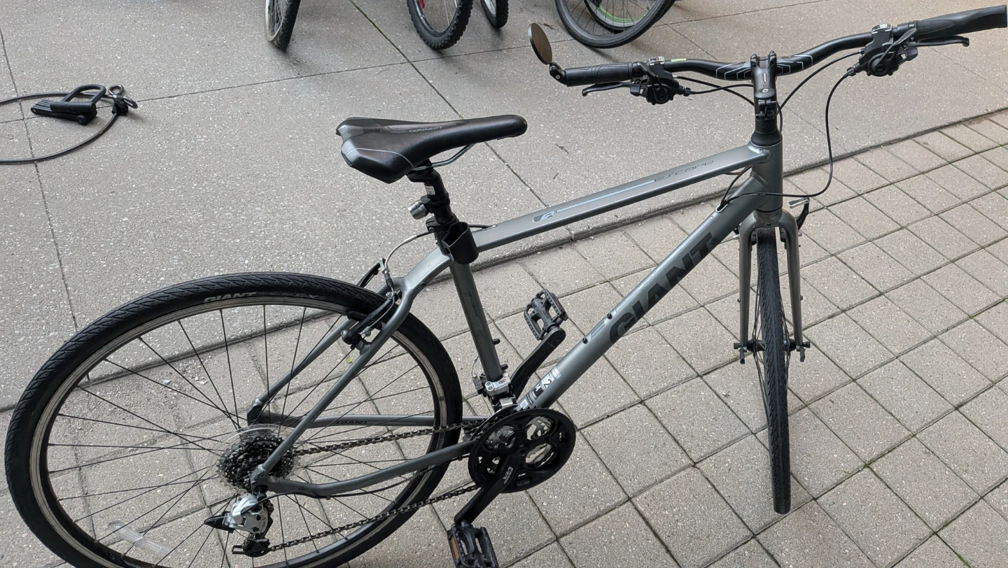 Giant Escape Hybrid Bicycle - photo 4