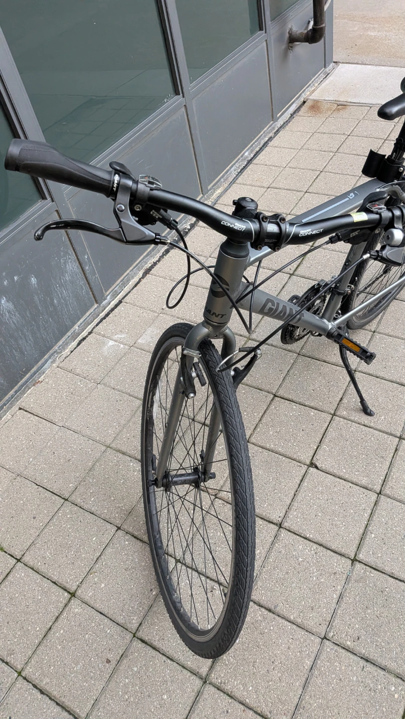 Giant Escape Hybrid Bicycle - photo 5