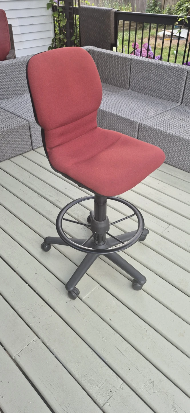 Steelcae Red Adjustable Office Chair with Footrest