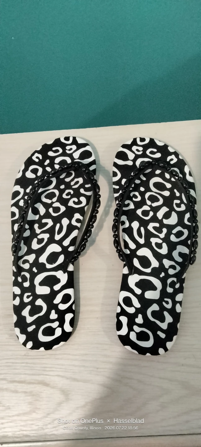 Flip Flops -- Size L ( 9-10 )
