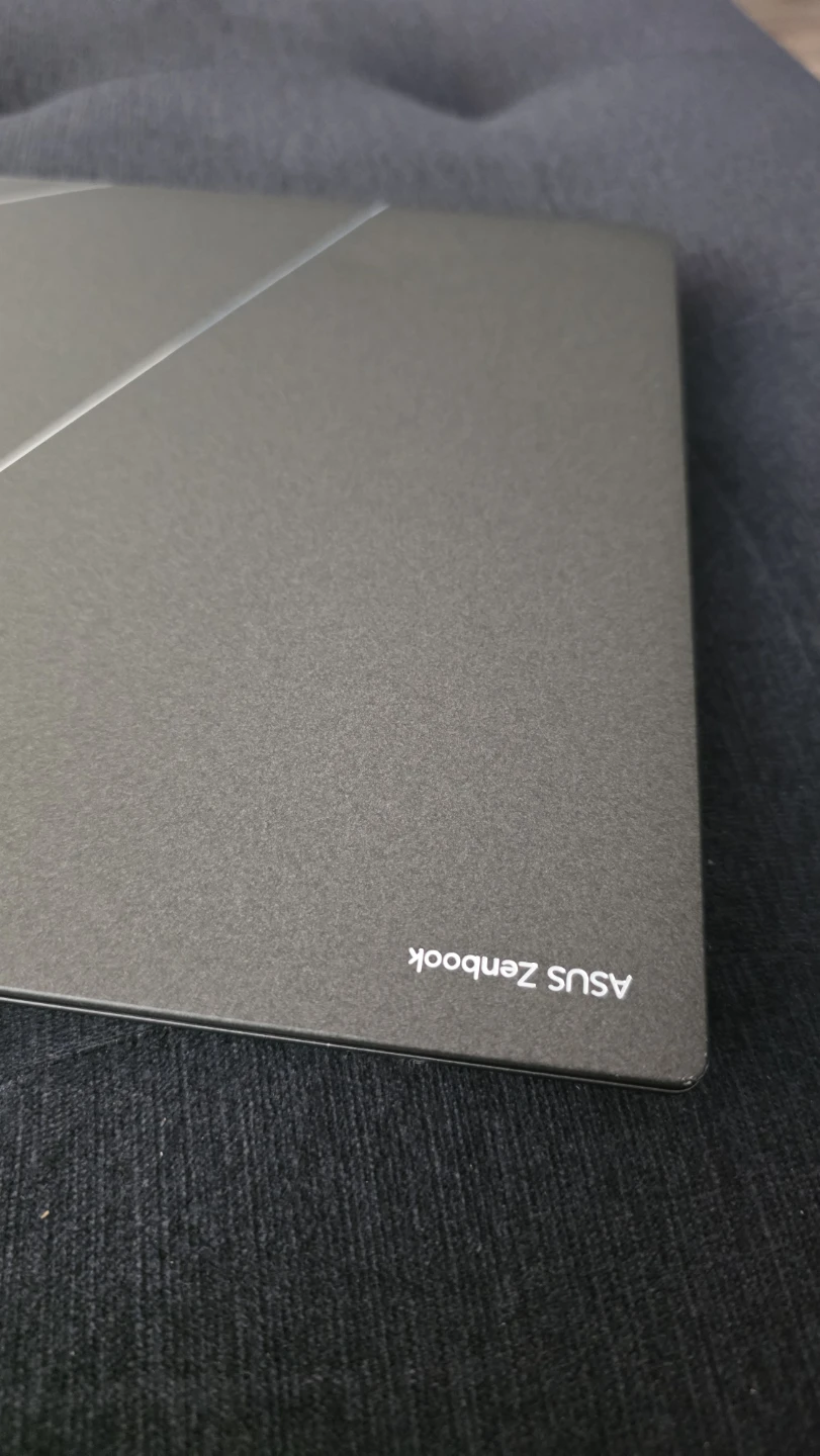 ASUS Zenbook Laptop - photo 5