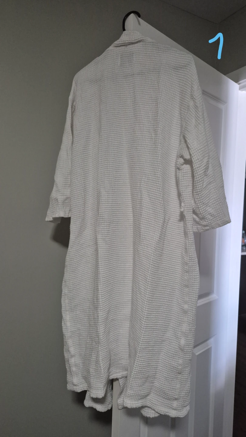 2 Unisex White Waffle Knit Robes - photo 2