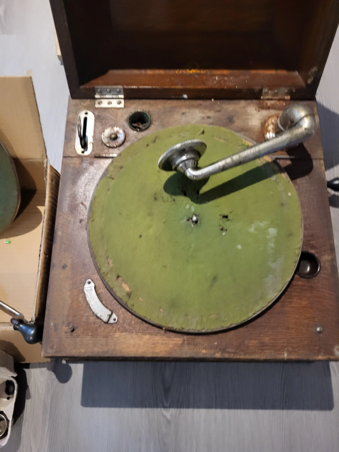 Two Vintage Columbia Phonographs- Project - photo 2