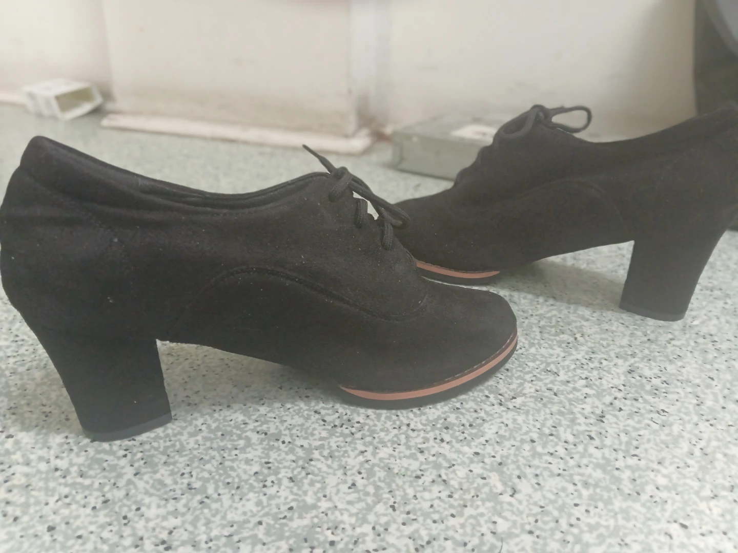 Black Lace-Up Heeled Oxford Shoes