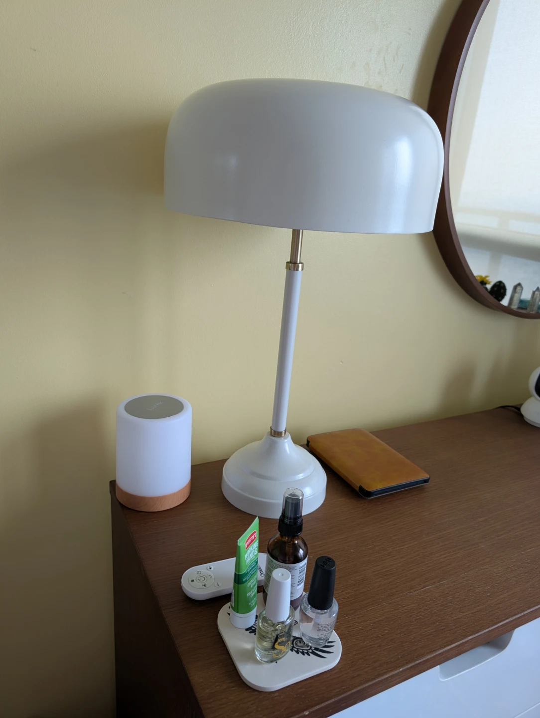 Modern White Mushroom Table Lamp – Excellent Condition - photo 3