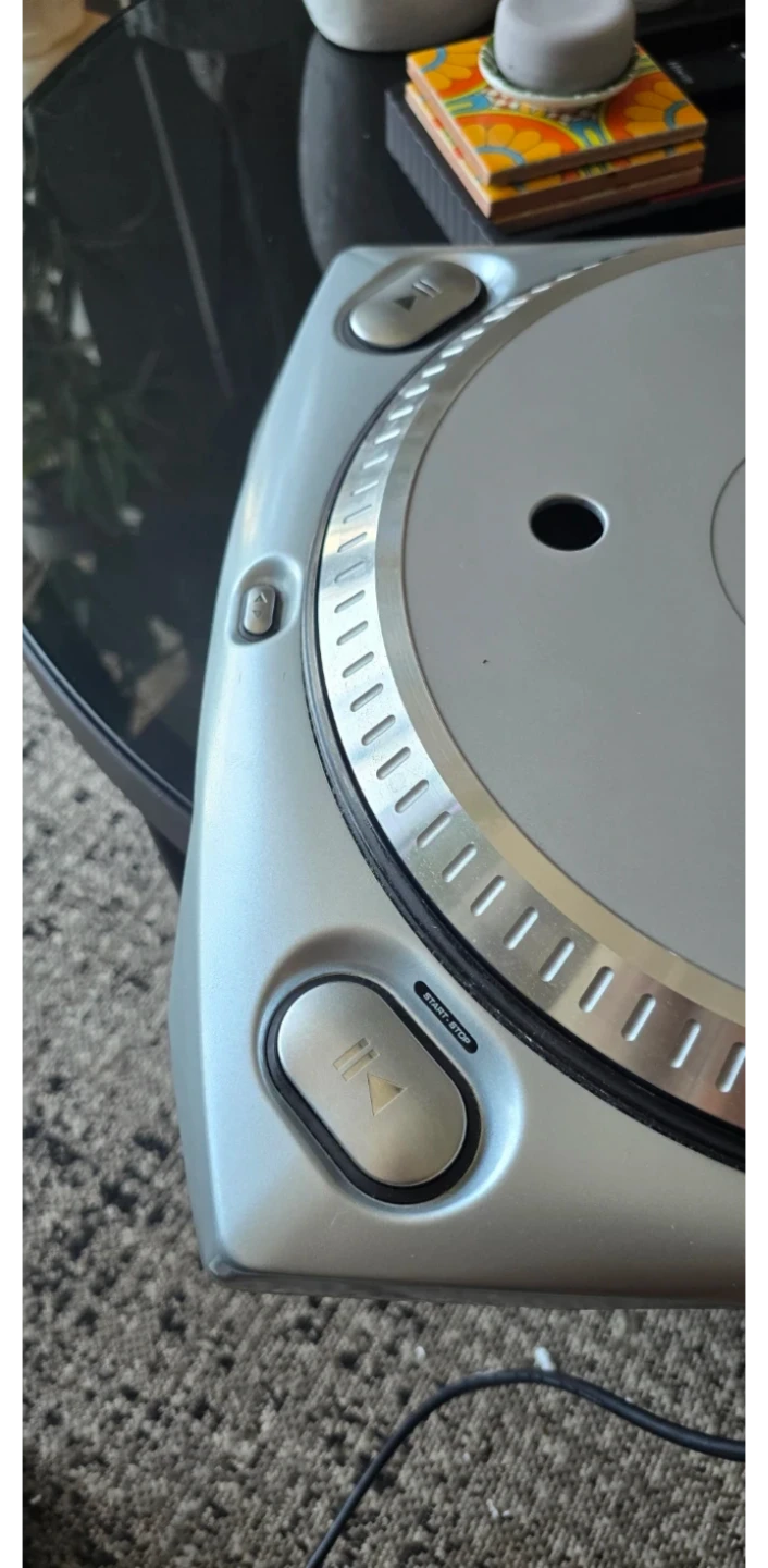 Numark TT200 Turntable - photo 3