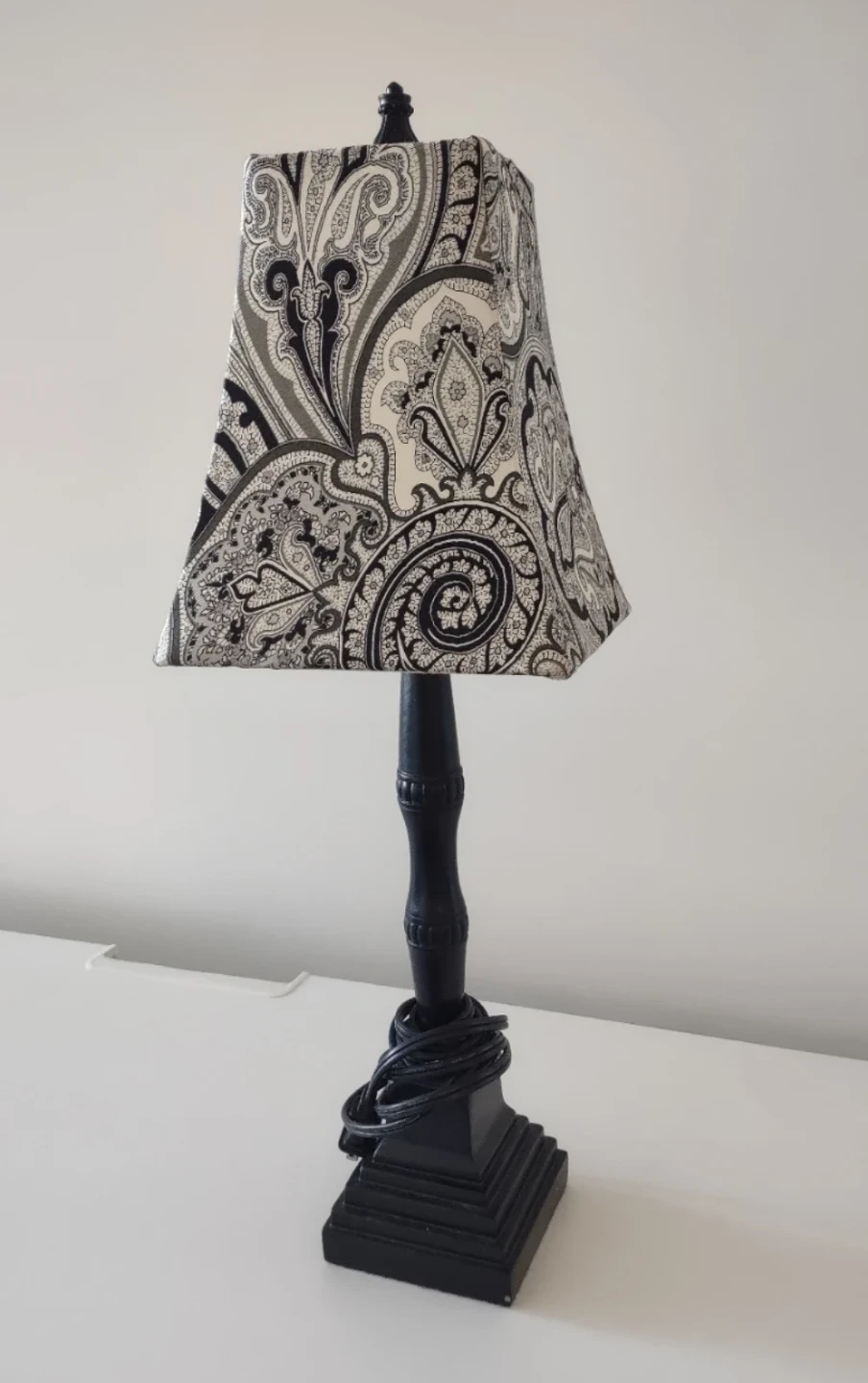 Vintage Table Lamp with Black and White Paisley Shade - photo 2