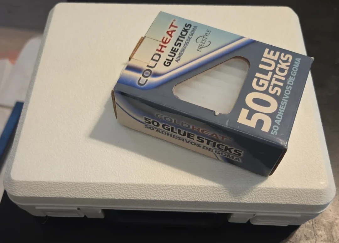 Aleene's Ultimate Glue Gun with 50 Glue Sticks - photo 4