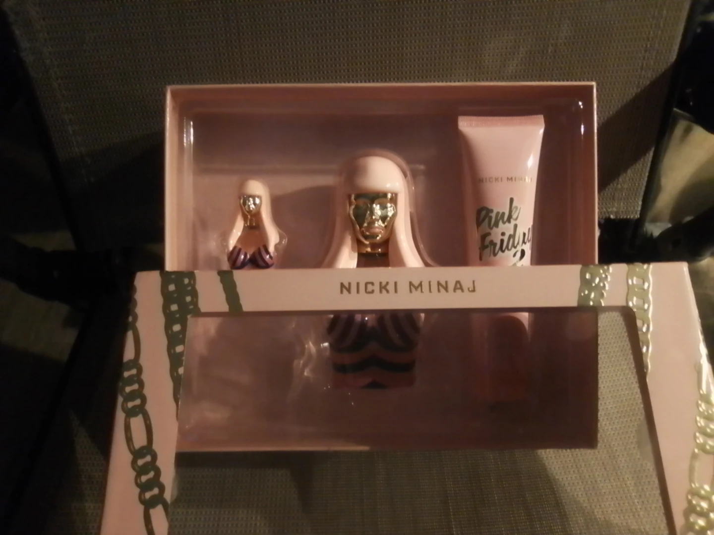 Nicki Minaj Pink Friday Perfume Gift Set - photo 2