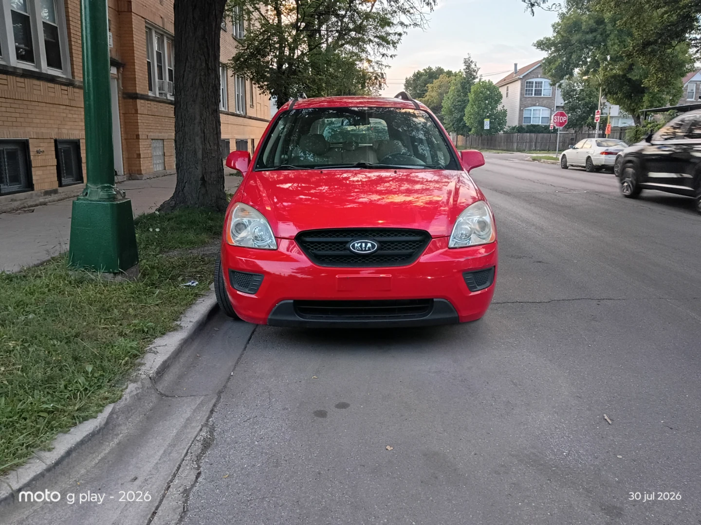 Red Kia Rondo LX - photo 2