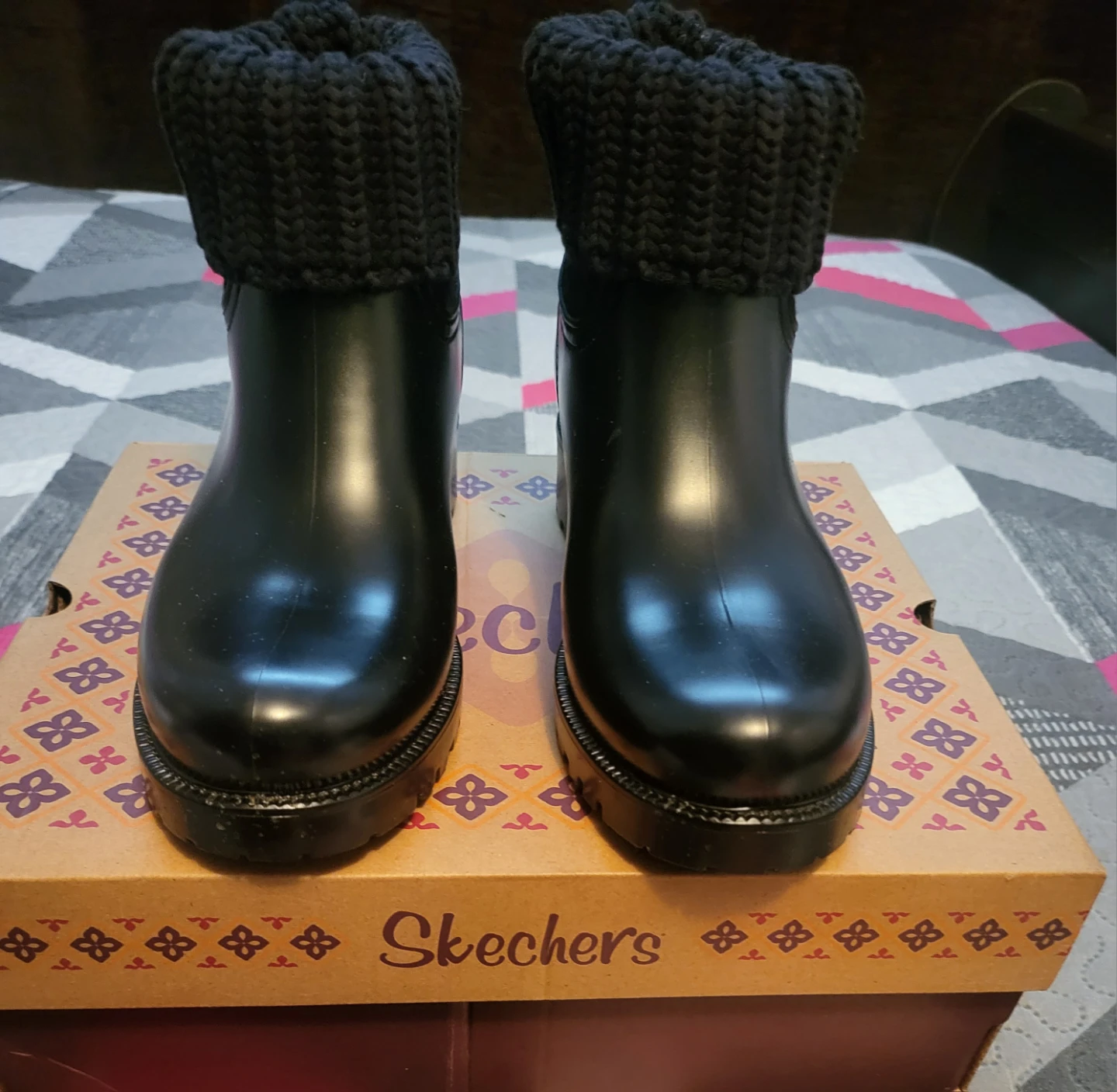 Skechers Black Ankle Boots with Knit Cuffs - photo 4