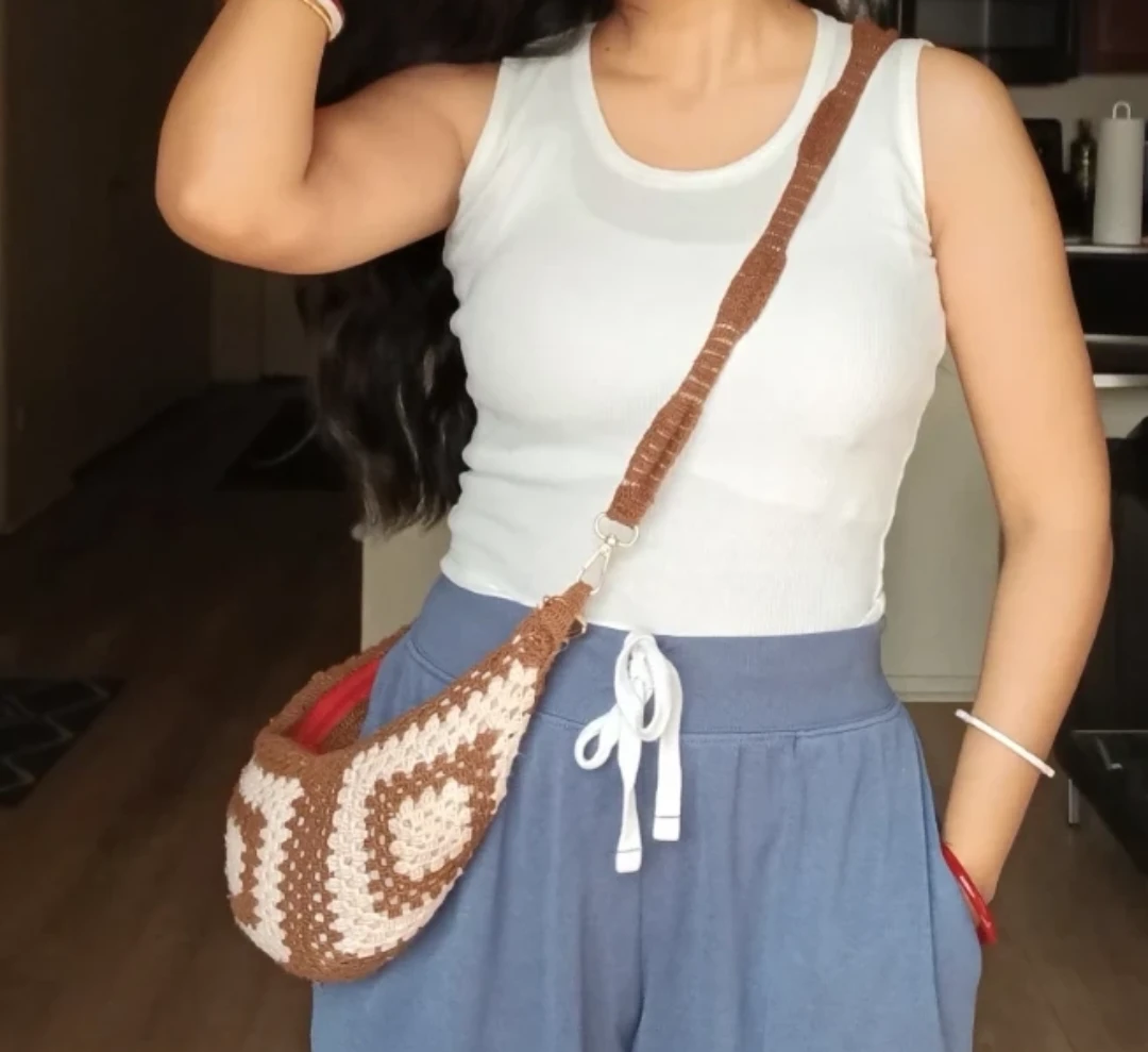 Crocheted Brown & White Shoulder Bag - photo 4