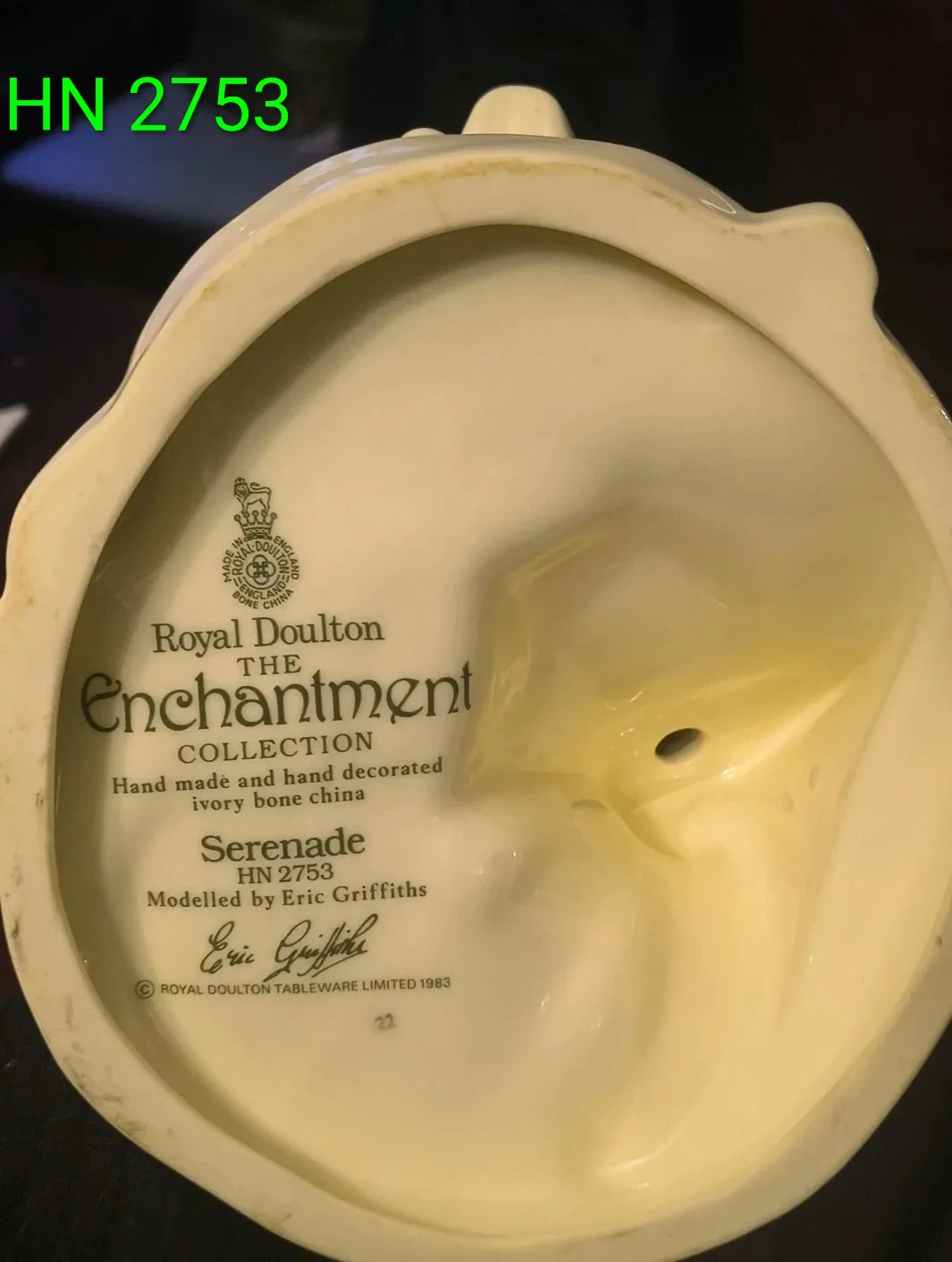 Royal Doulton Serenade HN 2753 Figurine - photo 3