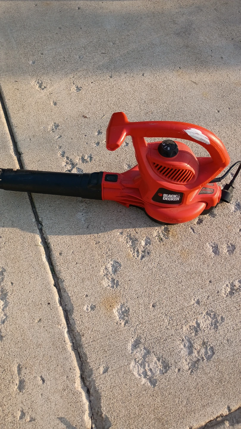 Black & Decker Electric Leaf Blower 230 MPH