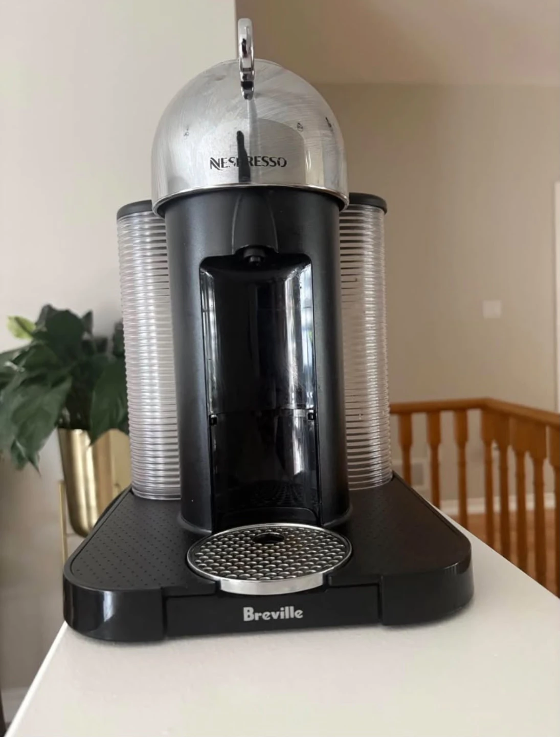 Nespresso Breville Coffee Machine - Vertuo