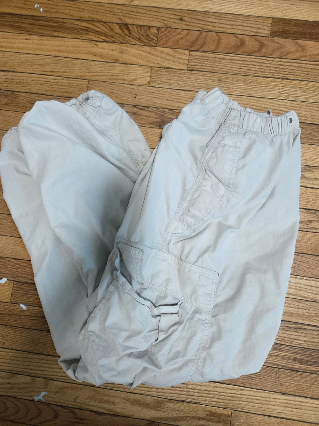 Aritzia Cream Elastic Waistband Cargo Pants.