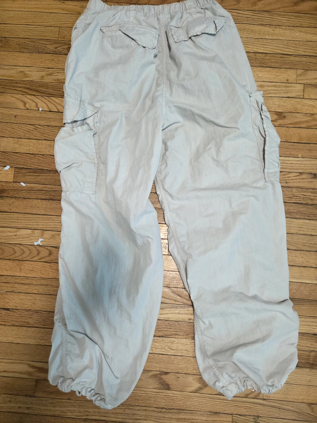Aritzia Cream Elastic Waistband Cargo Pants. - photo 4