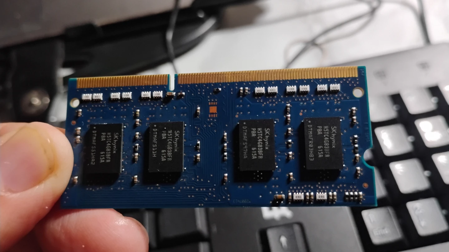 SK hynix 4GB DDR3L Laptop RAM - Genuine OEM - photo 2