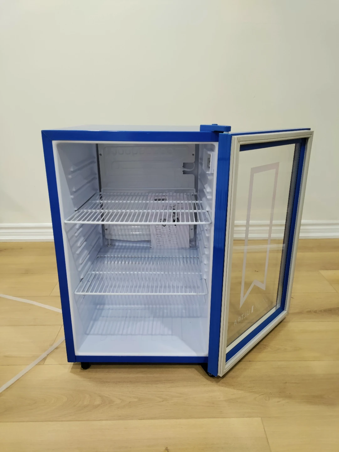Brand New Glass Door Mini Fridge / Beverage Cooler (Unused) - photo 3