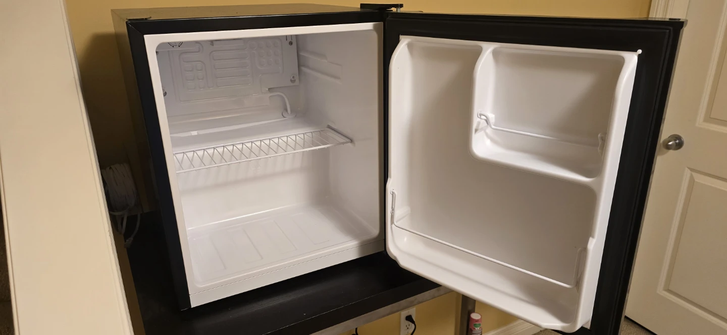 Danby Mini Fridge - photo 2