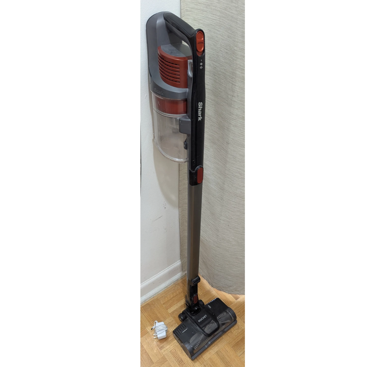 Stick Vacuums Shark Powerful Cordless + Brushroll IX140C Pet
