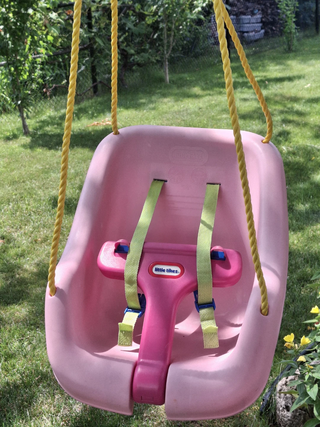 Little Tikes 2-in-1 Snug 'n Secure Swing
