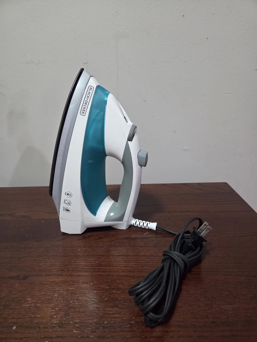 BLACK+DECKER Steam Iron