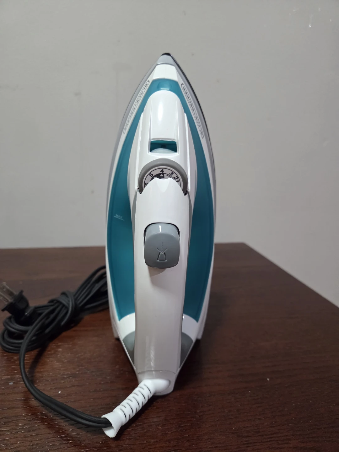 BLACK+DECKER Steam Iron - photo 4