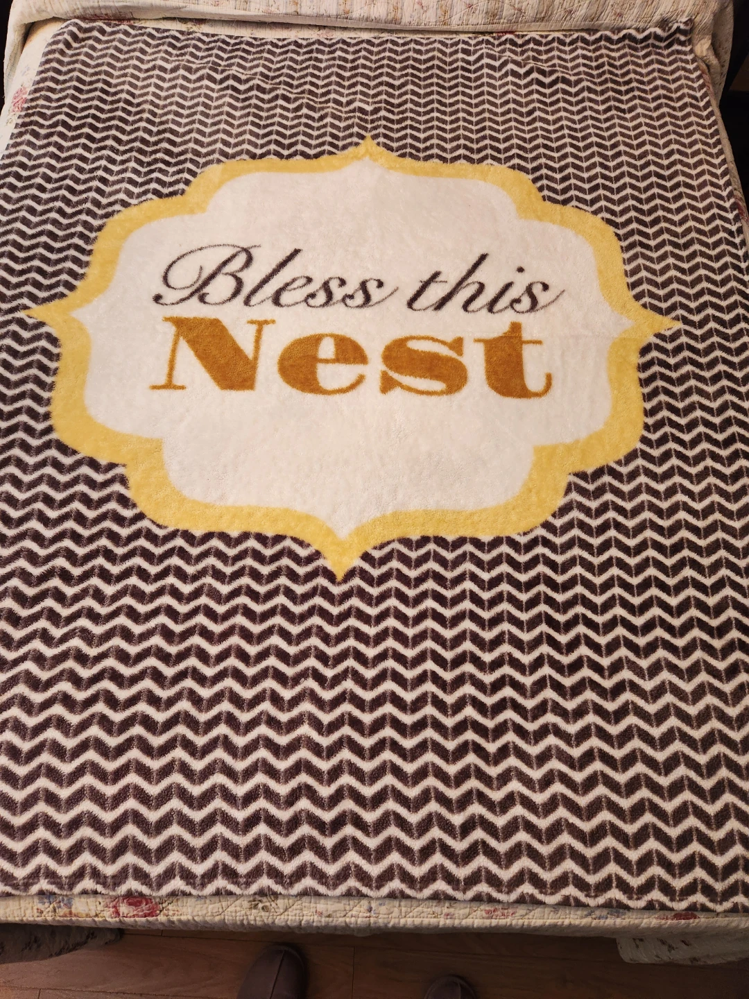 Hometrends Throw Blanket "Bless this Nest"