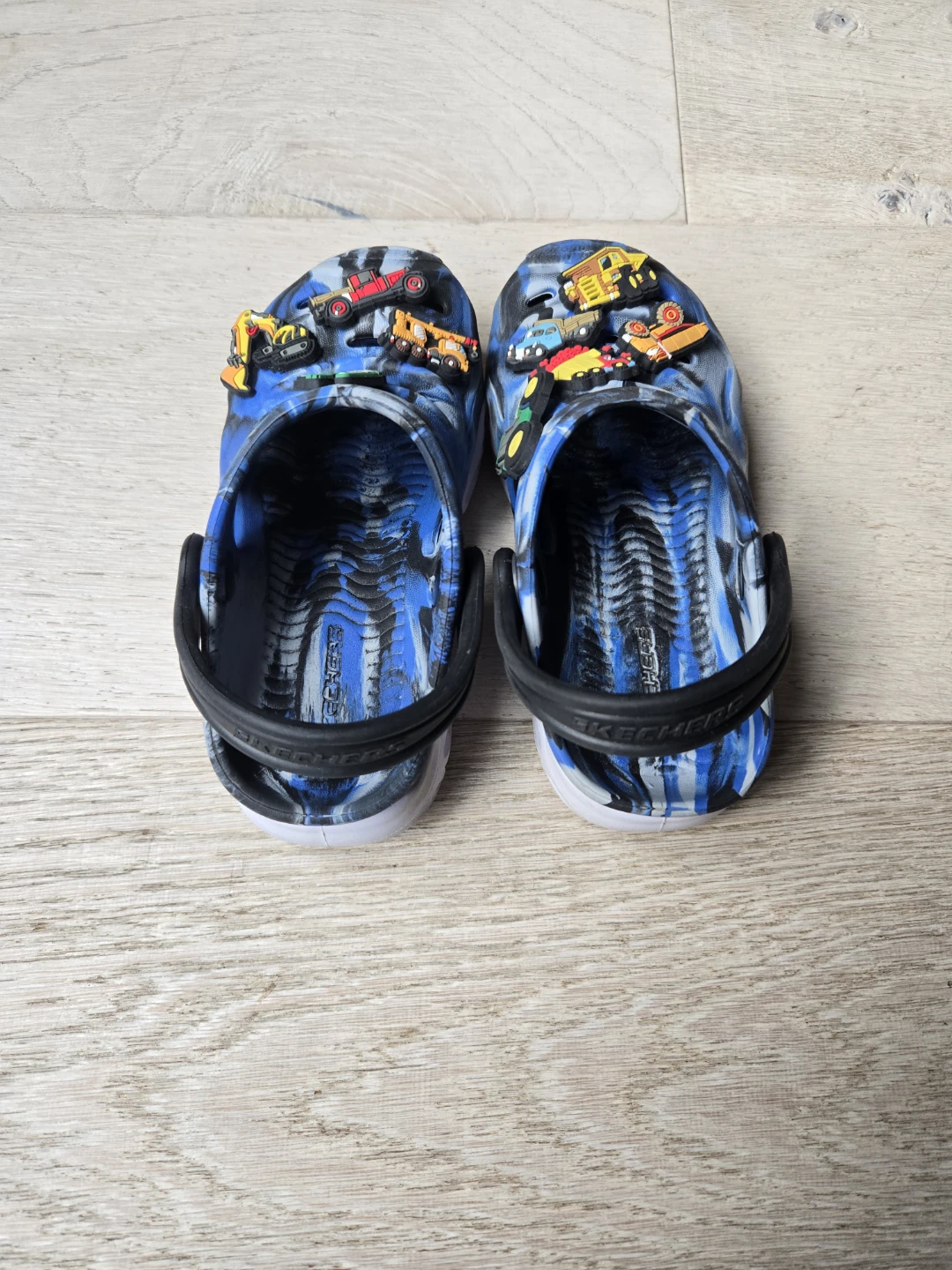 Kids Skechers Light Up Clogs with Truck Shoe Charms - Size C10 - photo 2