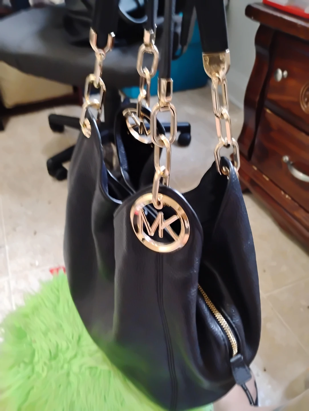 Michael Kors Authentic  Black Leather Shoulder Bag $200 - photo 3