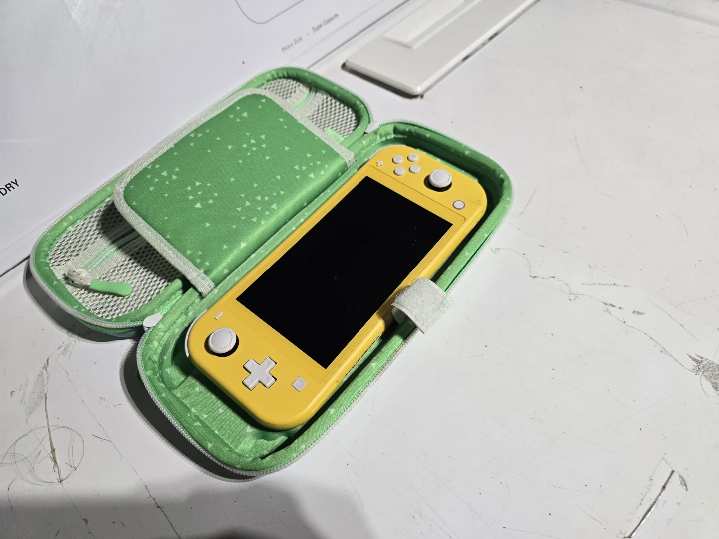 Nintendo Switch Lite Yellow - Used