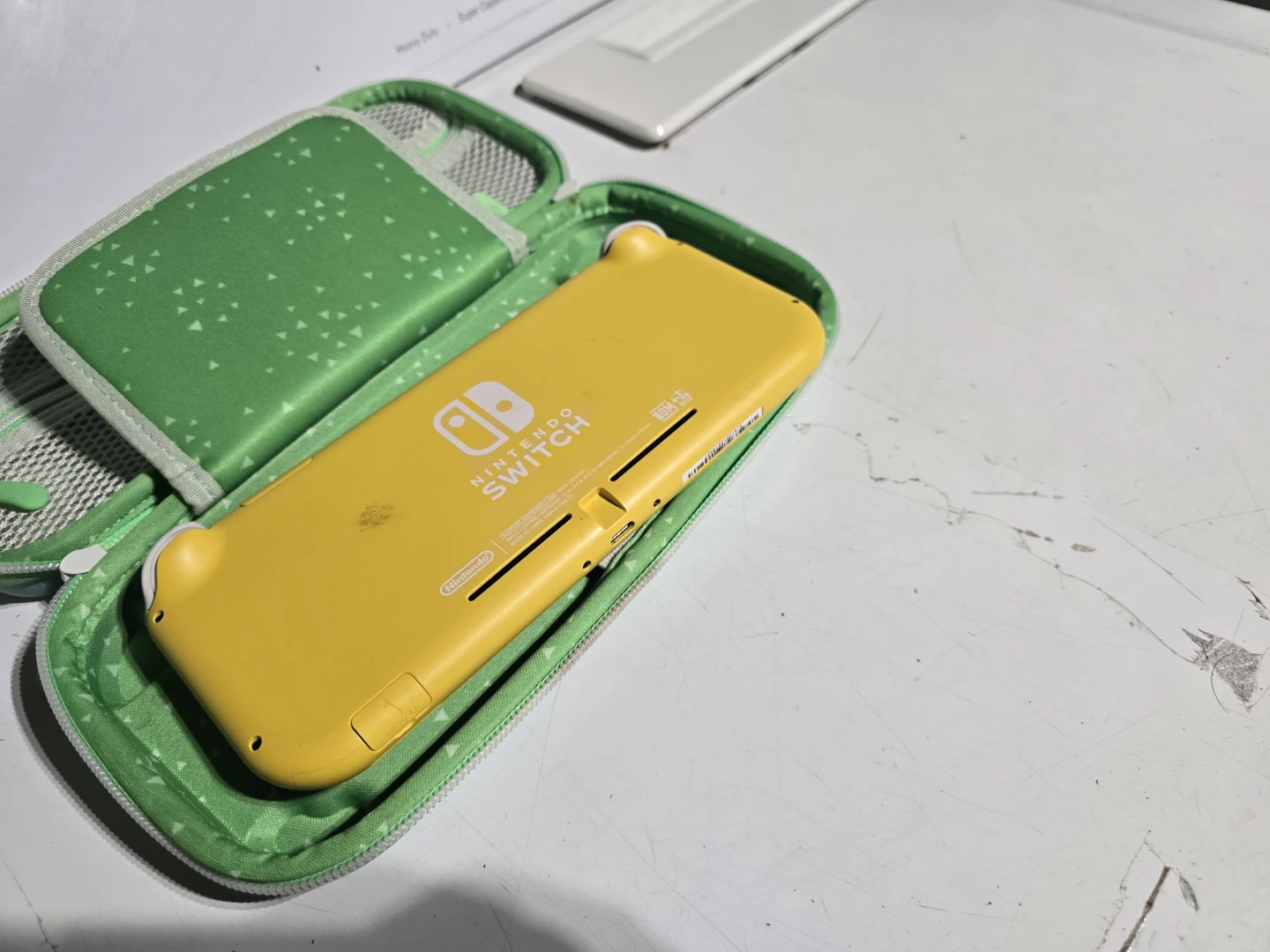 Nintendo Switch Lite Yellow - Used - photo 2