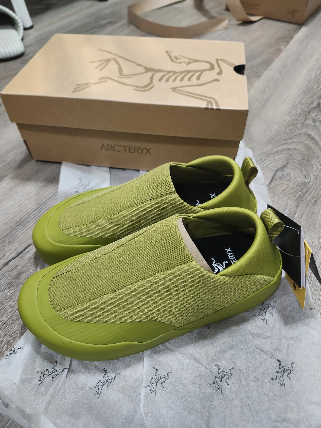 Arc'teryx kragg women's size 6 brand new