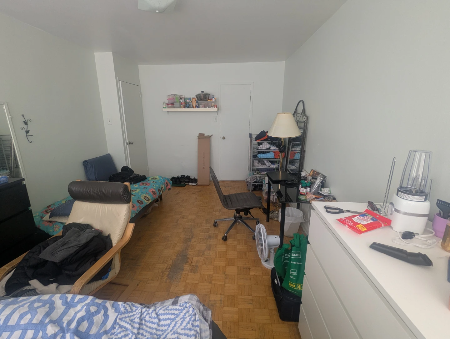 Private apartment room for rent, north York, august 1 - photo 2