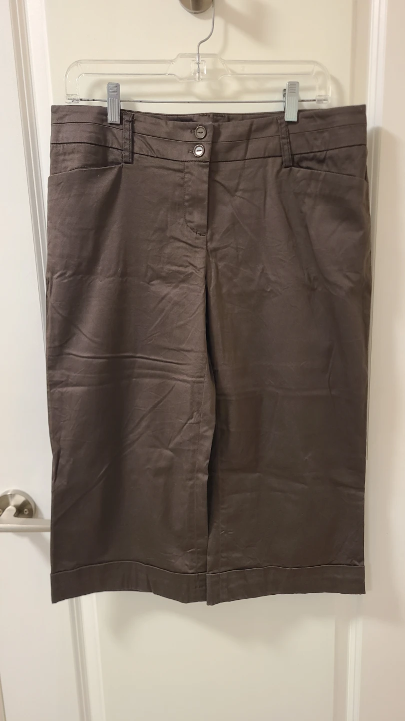 RW&CO. Brown Capri Pants Size 10