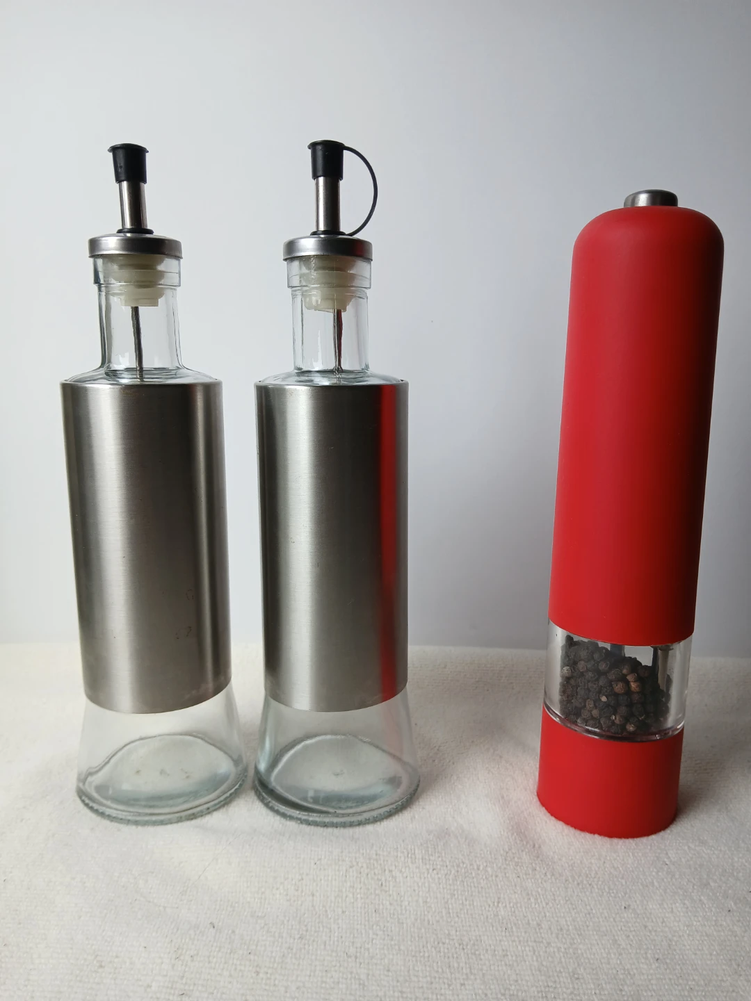 Dripless Oil/Vinegar Cruets & Red Salt/Pepper Grinder. ALL $18.