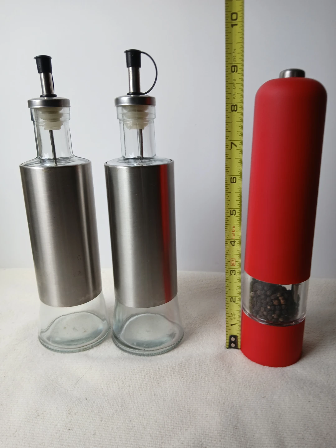 Dripless Oil/Vinegar Cruets & Red Salt/Pepper Grinder. ALL $18. - photo 3