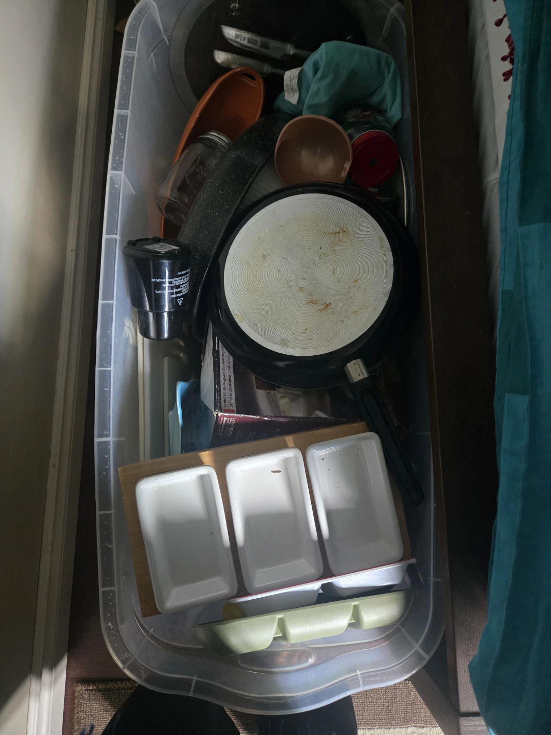 Assorted Kitchenware Items