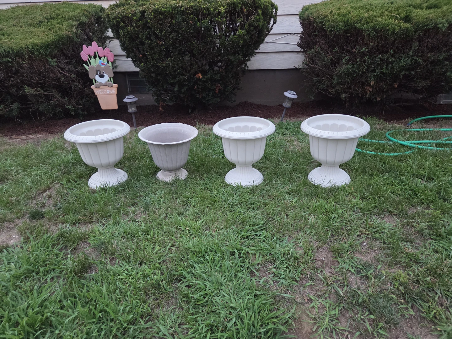 Set of 4 White Urn Planters - photo 3