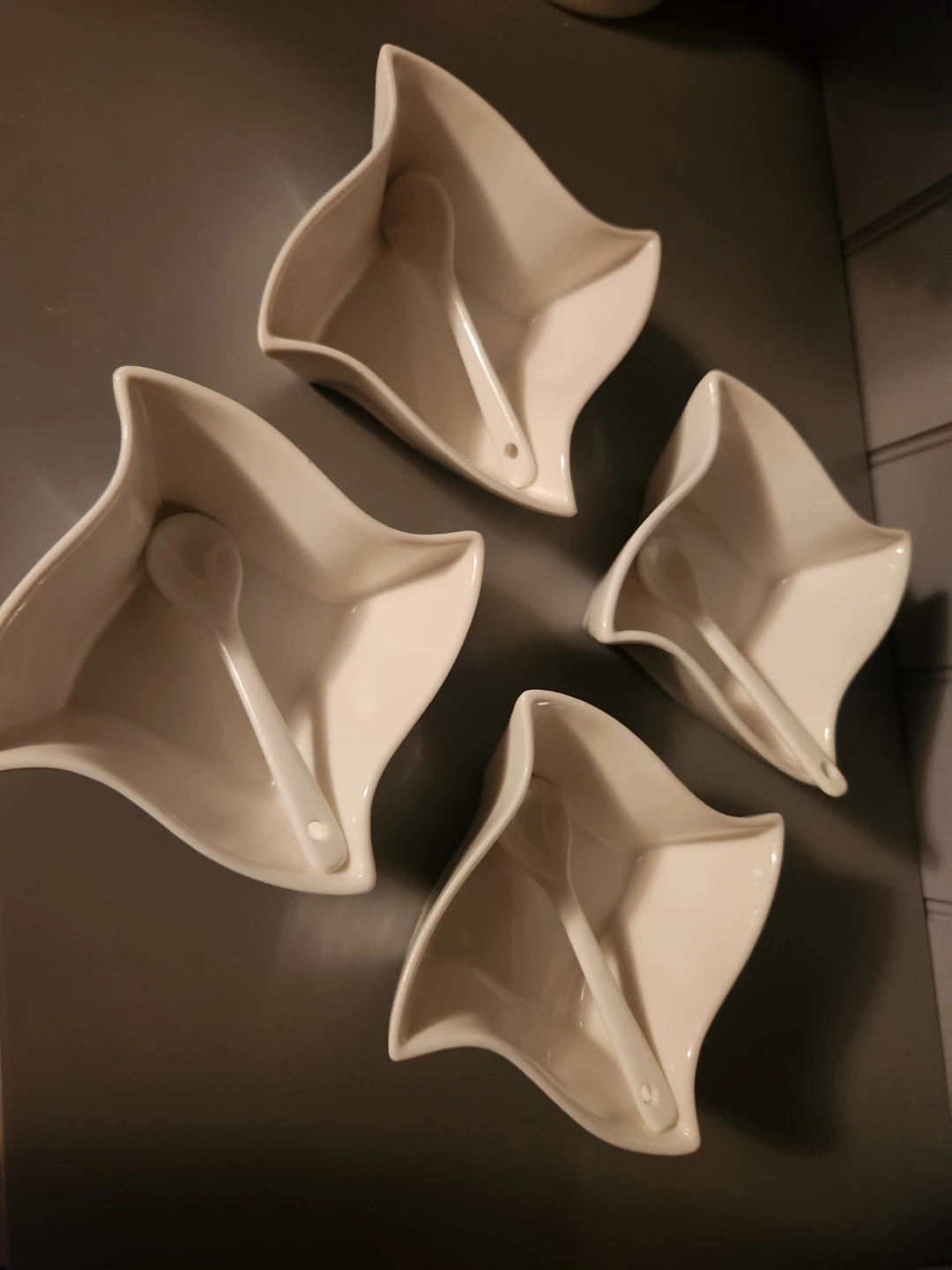 Verdici Design Set of 4 White Serving Bowls with Spoons