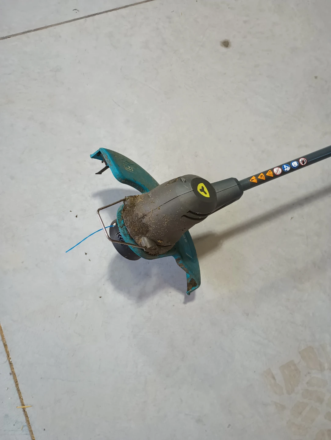 Yardworks Electric Weed Whipper - photo 3