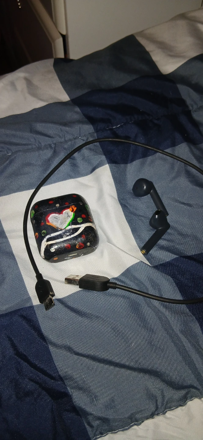 Black Wireless Earbuds with Charging Case - photo 4