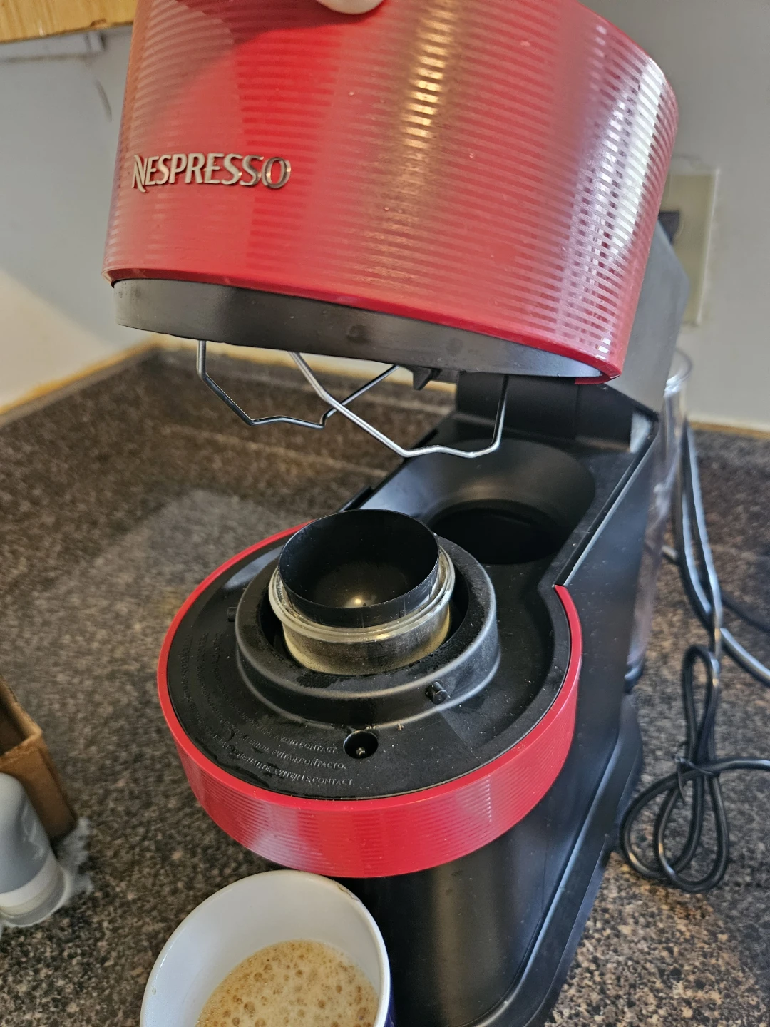 Nespresso Vertuo Coffee Machine + Aeroccino Milk Frother - photo 3