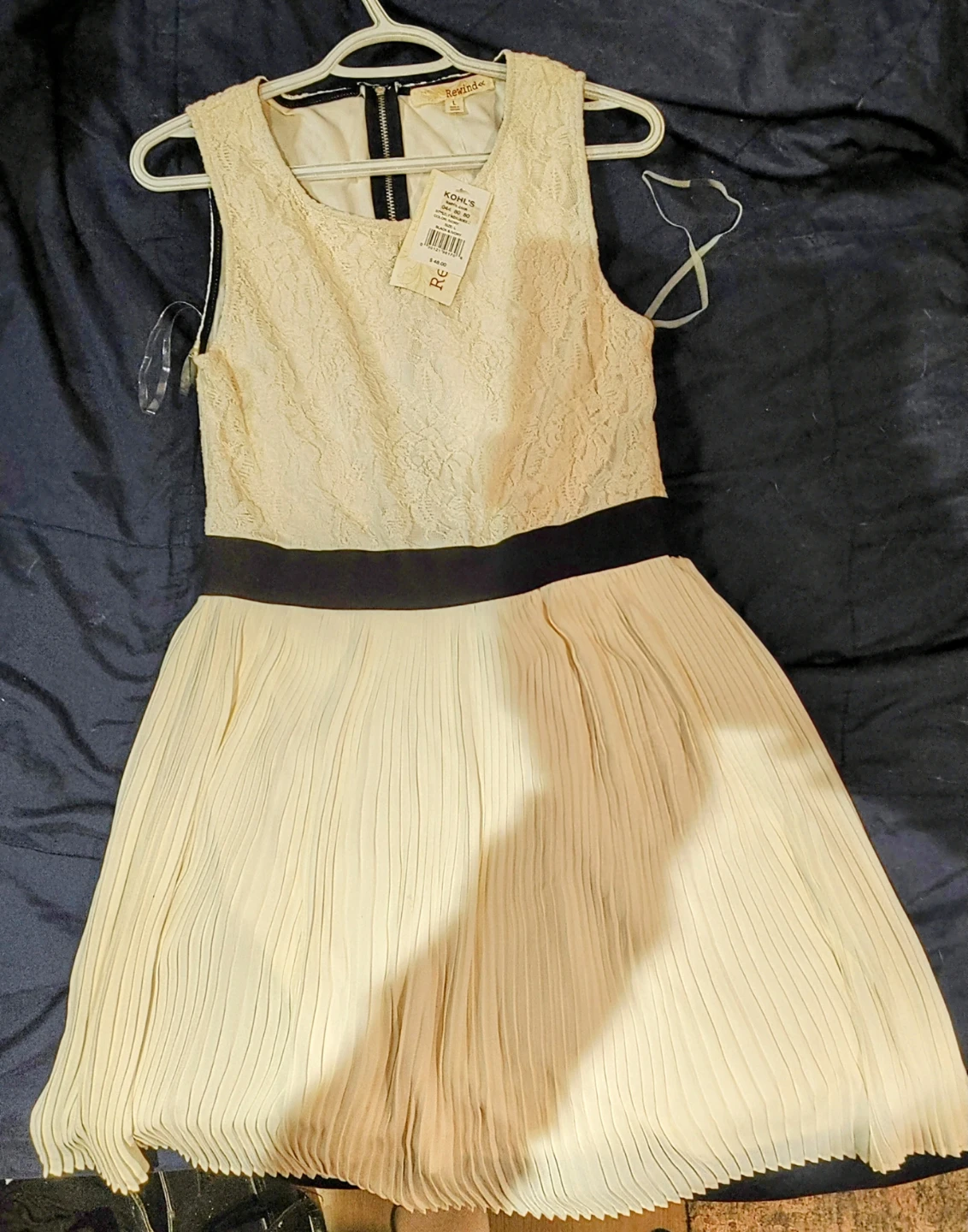 BRAND NEW Stunning dresses!   Size LG. - photo 3