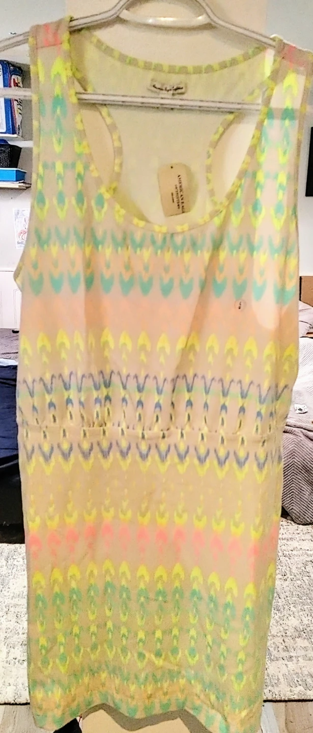 BRAND NEW Stunning dresses!   Size LG. - photo 3