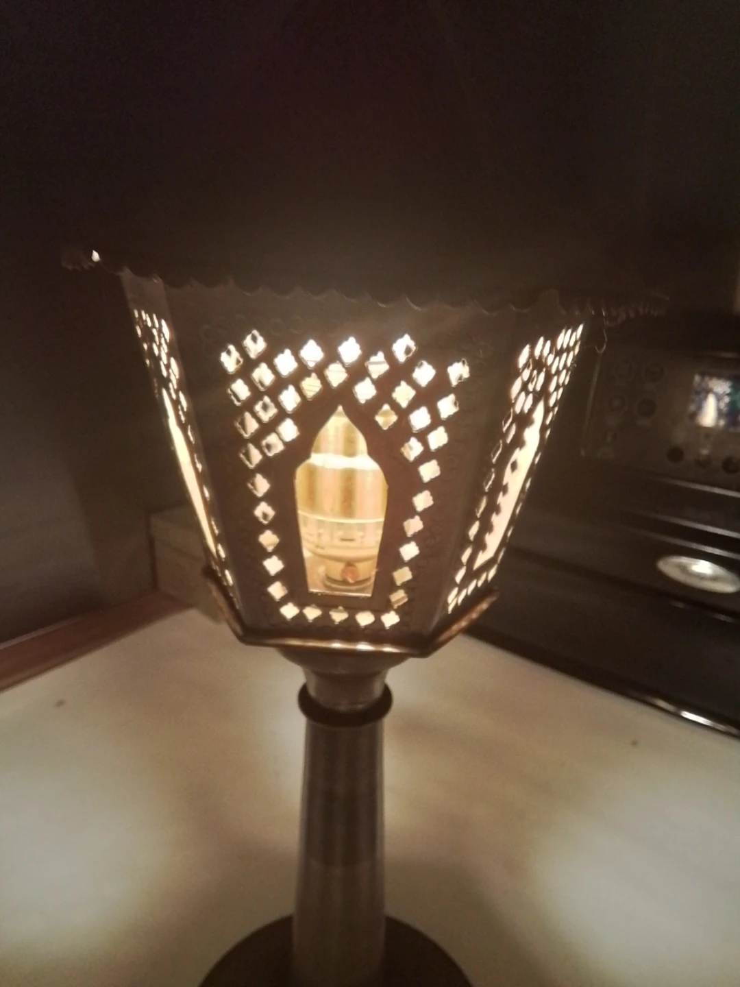 Vintage Moroccan Pierced Brass Pagoda Table Lamp - photo 2