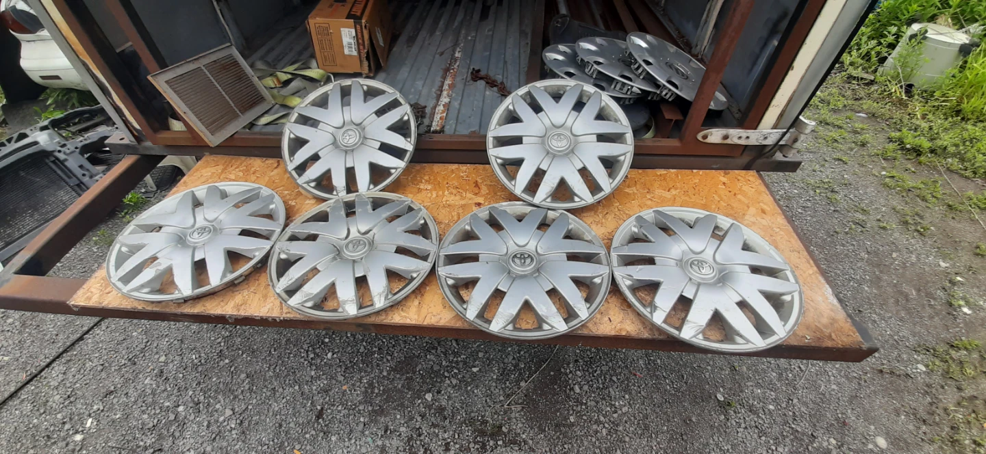 Toyota sienna hubcaps