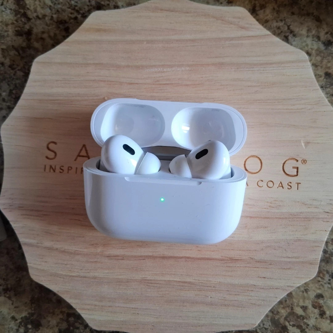 ⭐️(NEW) Apple AirPods Pro 2nd Generation (Apple Care included)⭐️